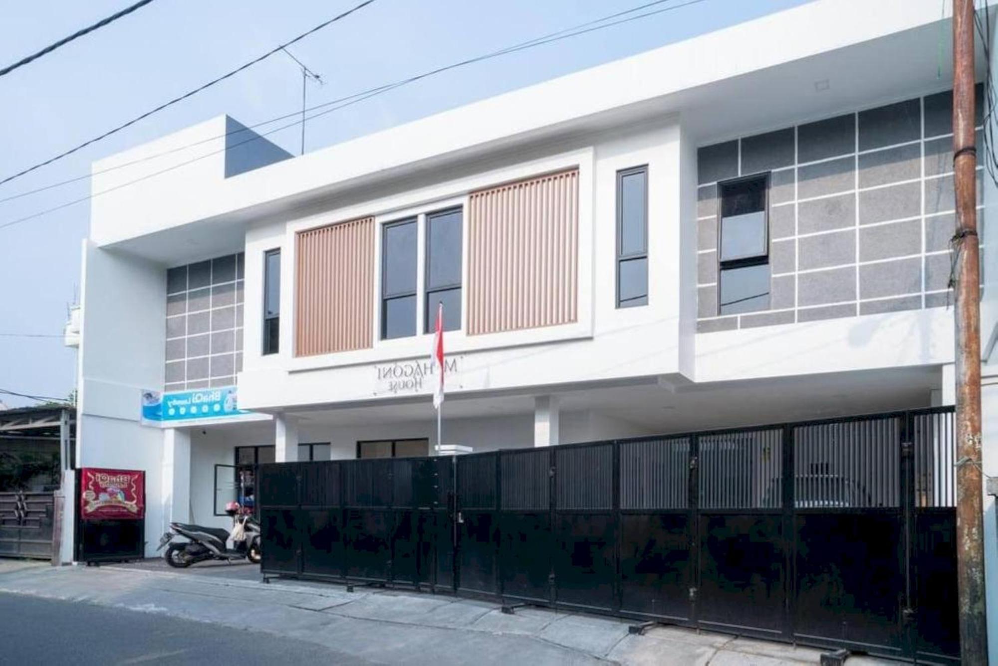 Oyo 94143 Mahagoni House Syariah Hotel Bogor Exterior foto