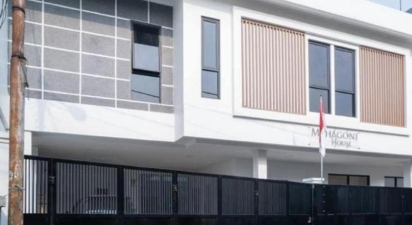 Oyo 94143 Mahagoni House Syariah Hotel Bogor Exterior foto
